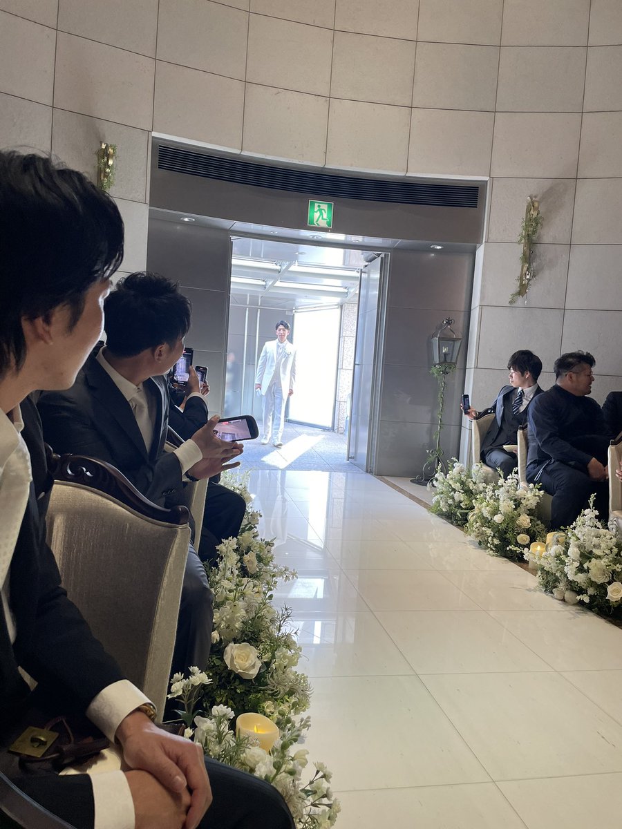 めちゃくちゃ良い結婚式だった……おじさん感動したよ😭