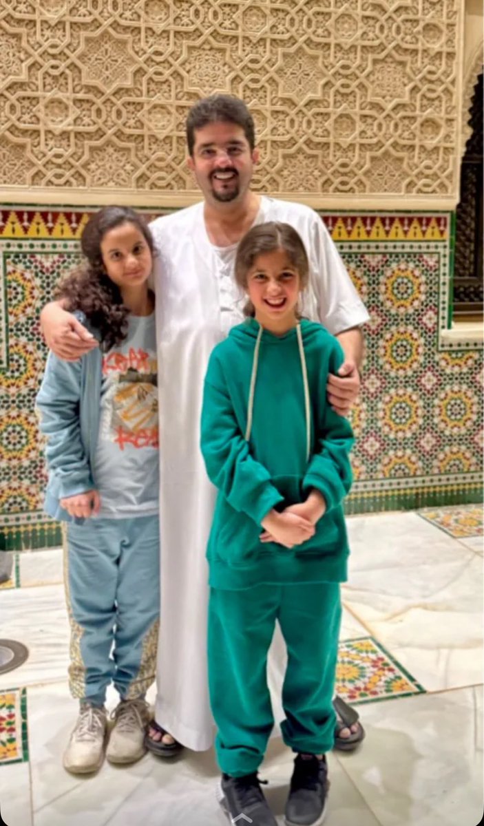 ben_aon's tweet photo. #عبدالعزيز_بن_فهد

النادر اللي شايعٍ صيته
وشيهانتينه بين جنحانه

هو فاتحٍ صدره قبل بيته
ومشرّع قصره وديوانه https://t.co/Xc5bClBfC1