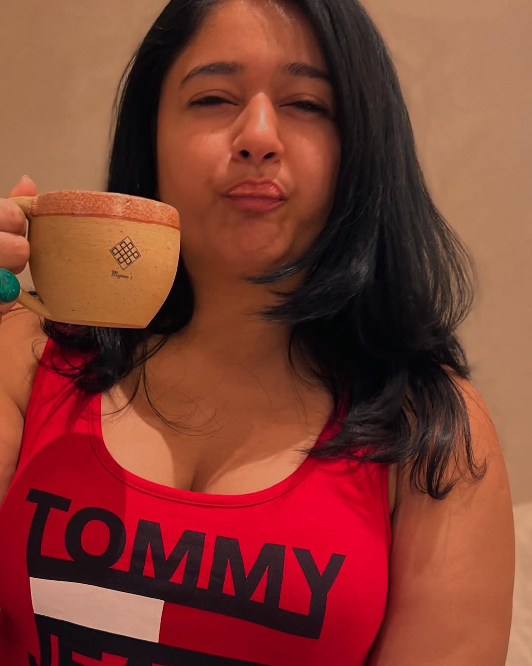 Gk-H_vAXAAAAa2c?format=jpg&name=large