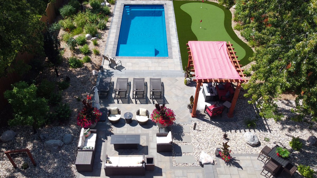 A juicy story! Two guys, a garden centre &amp; a truckload of fresh inspiration: Matt Bell &amp; Chad Labbe are the new co-owners of Shelmerdine Garden Centre. How they plan to evolve Shelmerdine (ps. landscape design &amp; citrus plants included!): winnipegfreepress.com/arts-and-life/…

#gardencentre