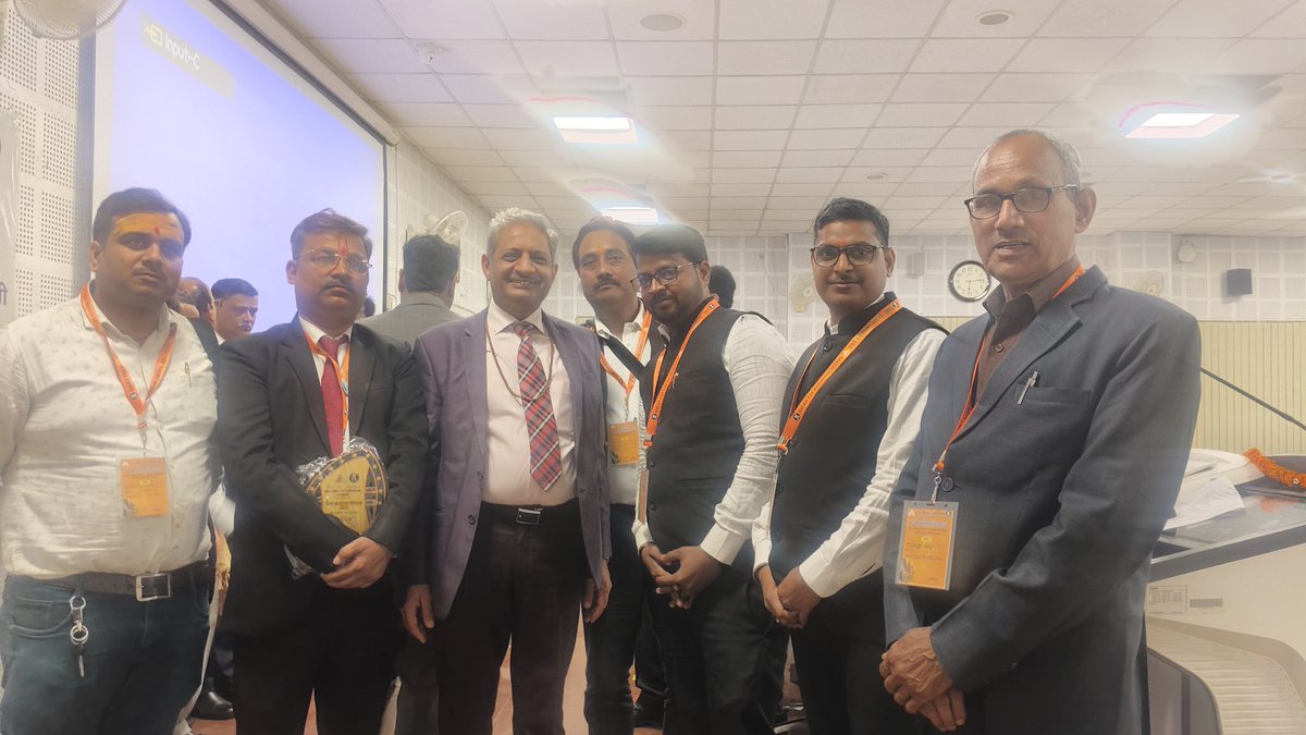 ajayset56037607's tweet photo. Memory times with sir 🙏 https://t.co/D0wQ6faps1