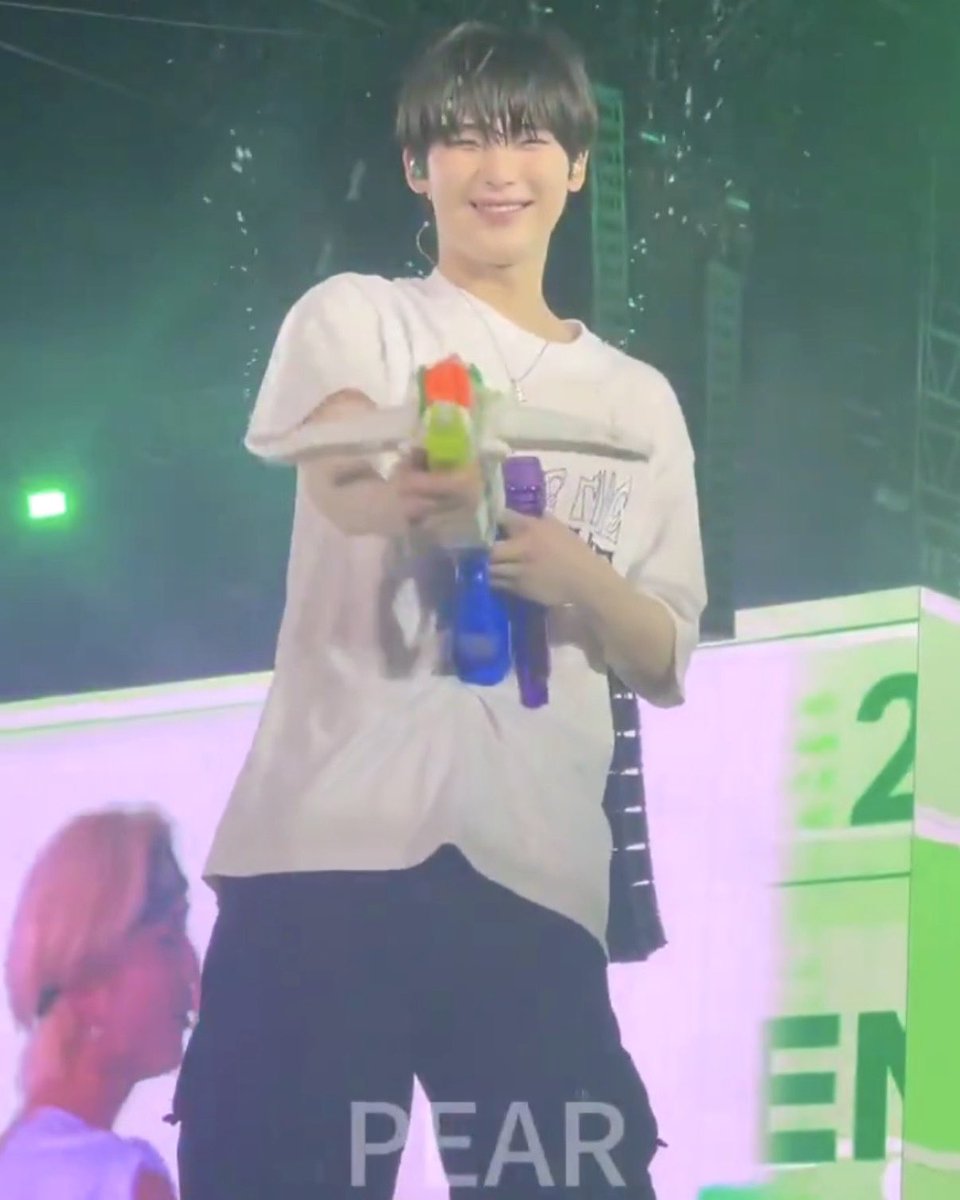 nocontextsunoo's tweet photo. woke up to the greatest sunoo pictures i’ve seen in my entire life i absolutely love seeing him happy like this :’) https://t.co/sZG2l2CI8R