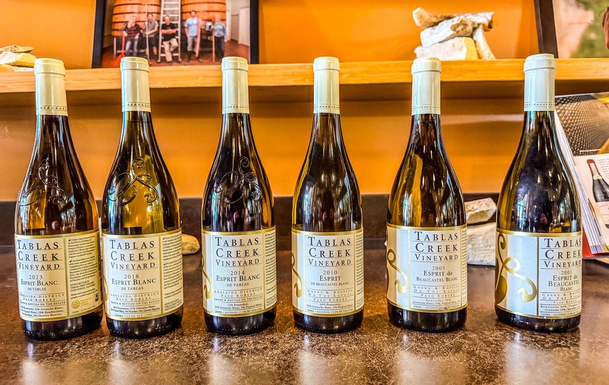 Tablas Creek (@tablascreek) on Twitter photo We recently had the pleasure of a visit from <a href="/owenbargreen/">Owen Bargreen</a>. We shared with him a 6-wine vertical of our Esprit Blanc all the way back to our first-ever 2001. He has published his reviews using terms like “mesmerizing” “marvelous” and “otherworldly”! owenbargreen.com/blog/2025/2/25… We recently had the pleasure of a visit from <a href="/owenbargreen/">Owen Bargreen</a>. We shared with him a 6-wine vertical of our Esprit Blanc all the way back to our first-ever 2001. He has published his reviews using terms like “mesmerizing” “marvelous” and “otherworldly”! owenbargreen.com/blog/2025/2/25…
