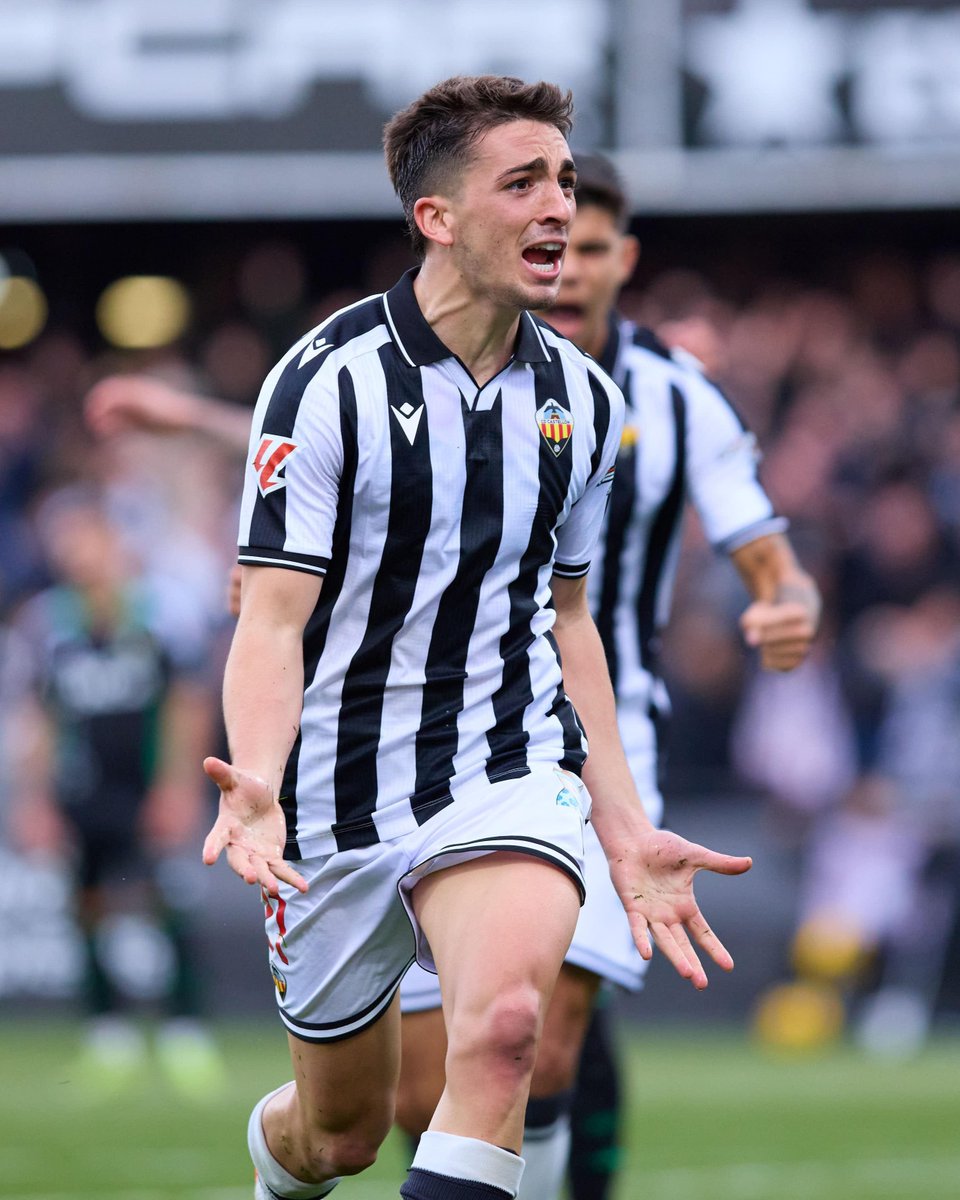 Sí, doblete de Álex Calatrava. 😎

#LALIGAHighlights | #CastellónBurgosCF | <a href="/CDCastellon/">CD Castellón</a>