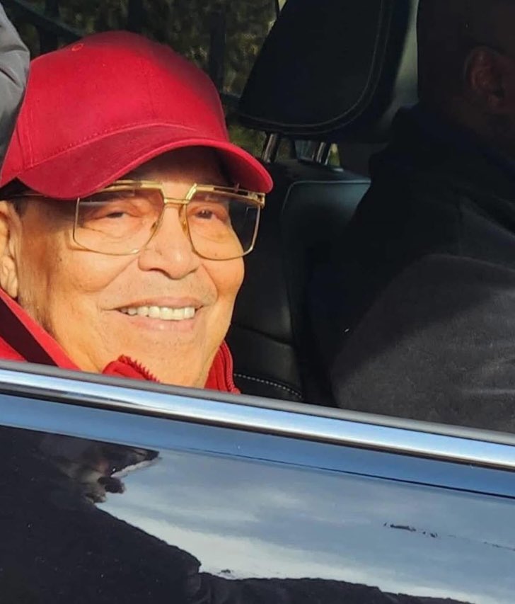 fontainedeon's tweet photo. Peace &amp; Ramadan Mubarak
The Hon Min Farrakhan is the most beautiful man that I’ve ever met n my life

He looks as beautiful on this photo @ age of 91 as he does n the classic painting by Bro Carey Muhammad 2 commemorate The Historic Message—The Criterion on July, 4th 2020. https://t.co/kfP0CJj2uy