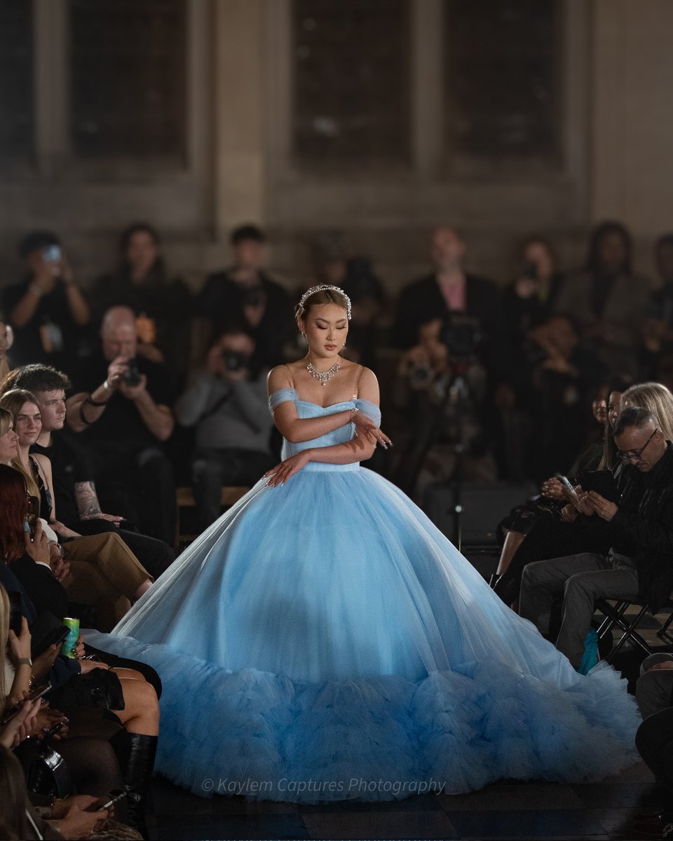 Kaylem21's tweet image. A modern fairytale unfolding on the runway – grace, elegance, and pure magic in every step. - - #LondonFashionWeek

Shot on #SonyAlpha #A7iii

Designer: Mila Hoffman Couture
