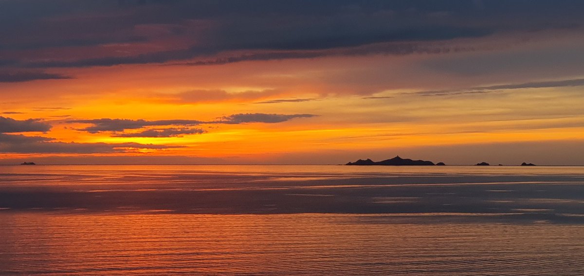 Coucher de soleil du jour sur les iles Sanguinaires #Porticcio #Ajaccio #Corse #Corsica #Island #Photography
