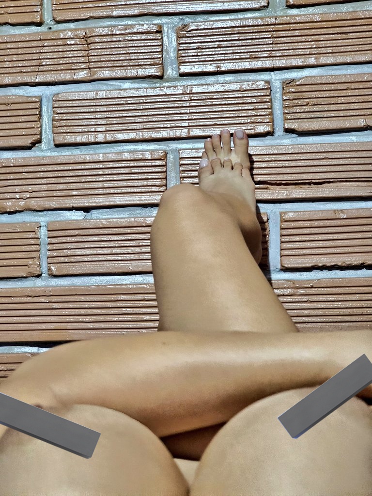 My tits and my feet are your obsession 
Full pack in onlyfans.com/feetpicnic