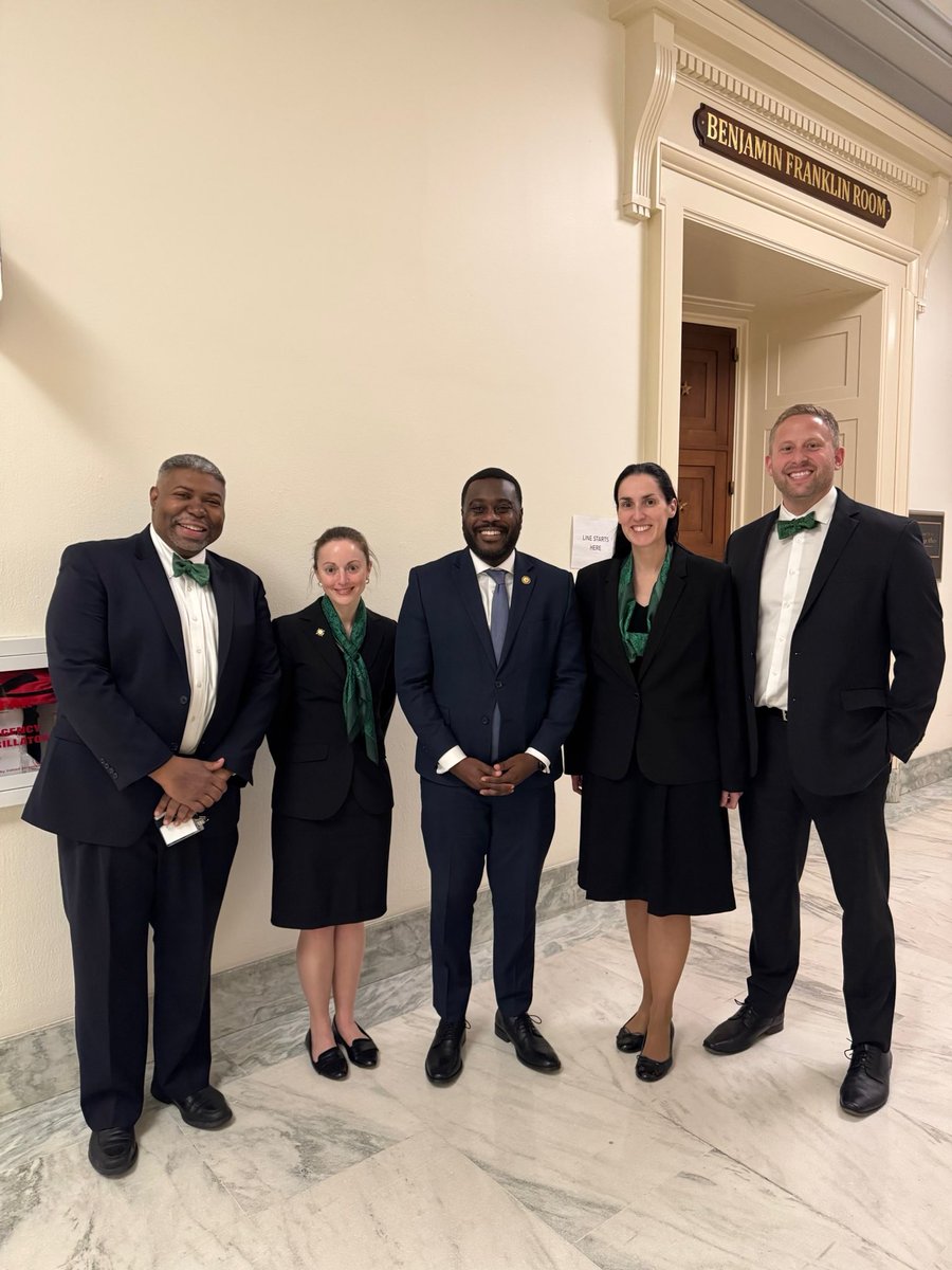 The discoveries, treatments, and cures that neurologists are working on should see more investment — not cuts in the name of efficiency. 

Grateful to meet with RI <a href="/AANmember/">American Academy of Neurology</a> to discuss the importance advancing neurological innovation.
