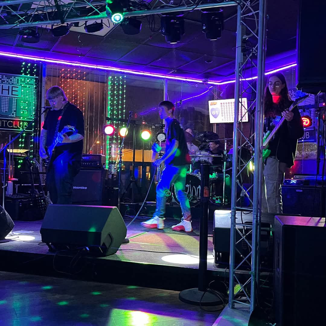 mstrubl's tweet photo. These boys grew up together.  Played trumpets in the middle school band now they're 18 and rocking out. Proud mom moment. https://t.co/65wyfvDTmR
