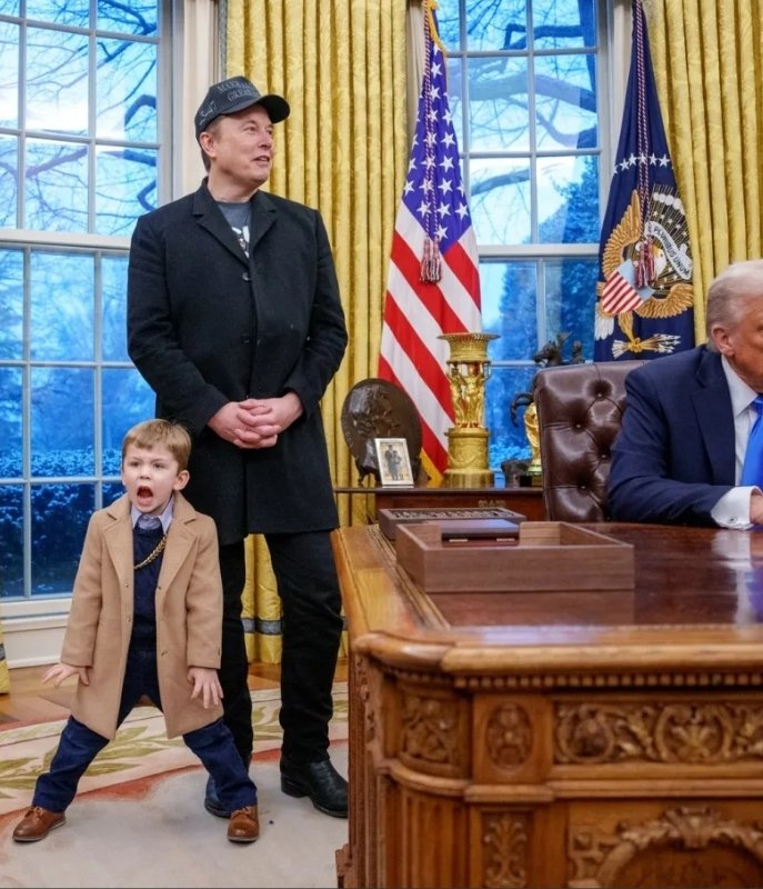 PowerShelling's tweet photo. @LunarExModule I must have missed all the republican outrage when elon didn't wear a suit in the oval. https://t.co/JZeSIdF9NN