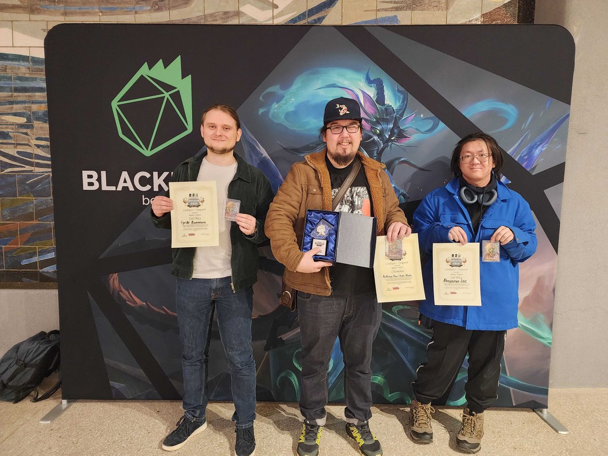 👑 BCS 24/25 👑

Congratulations to the top 3 players of Cardfight!! Vanguard (Standard) at Rouen, France! 🎉

🏅Anthony How Chen Nian
🥈Cyrille Bonneau
🥉Benjamin Lee

#Bushiroad #BCS2425