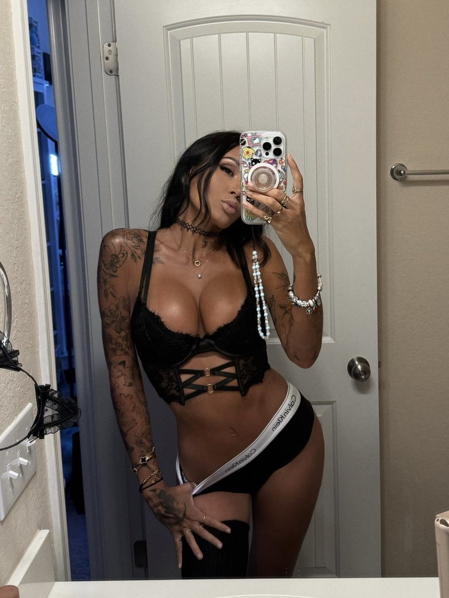 Yes or no? 🖤🖤🖤