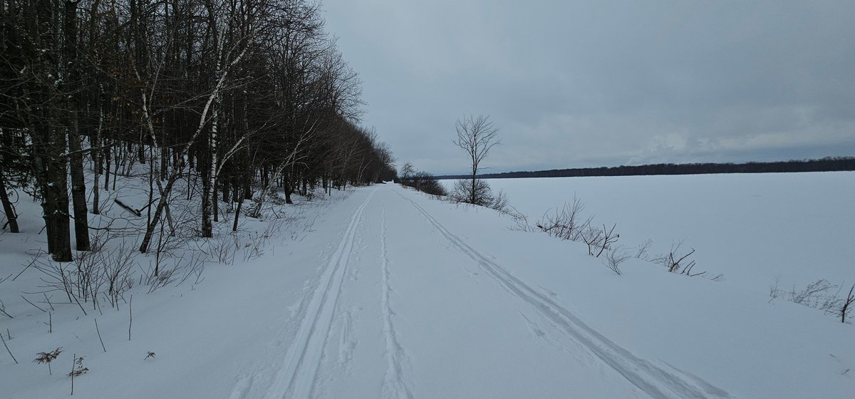 Ski Heritage East has been groomed from end to end. Skate and classic. Conditions are soft, and windy! Bonus points if you can find the track everywhere ;)
@skiheritageeast #ottawatourism
