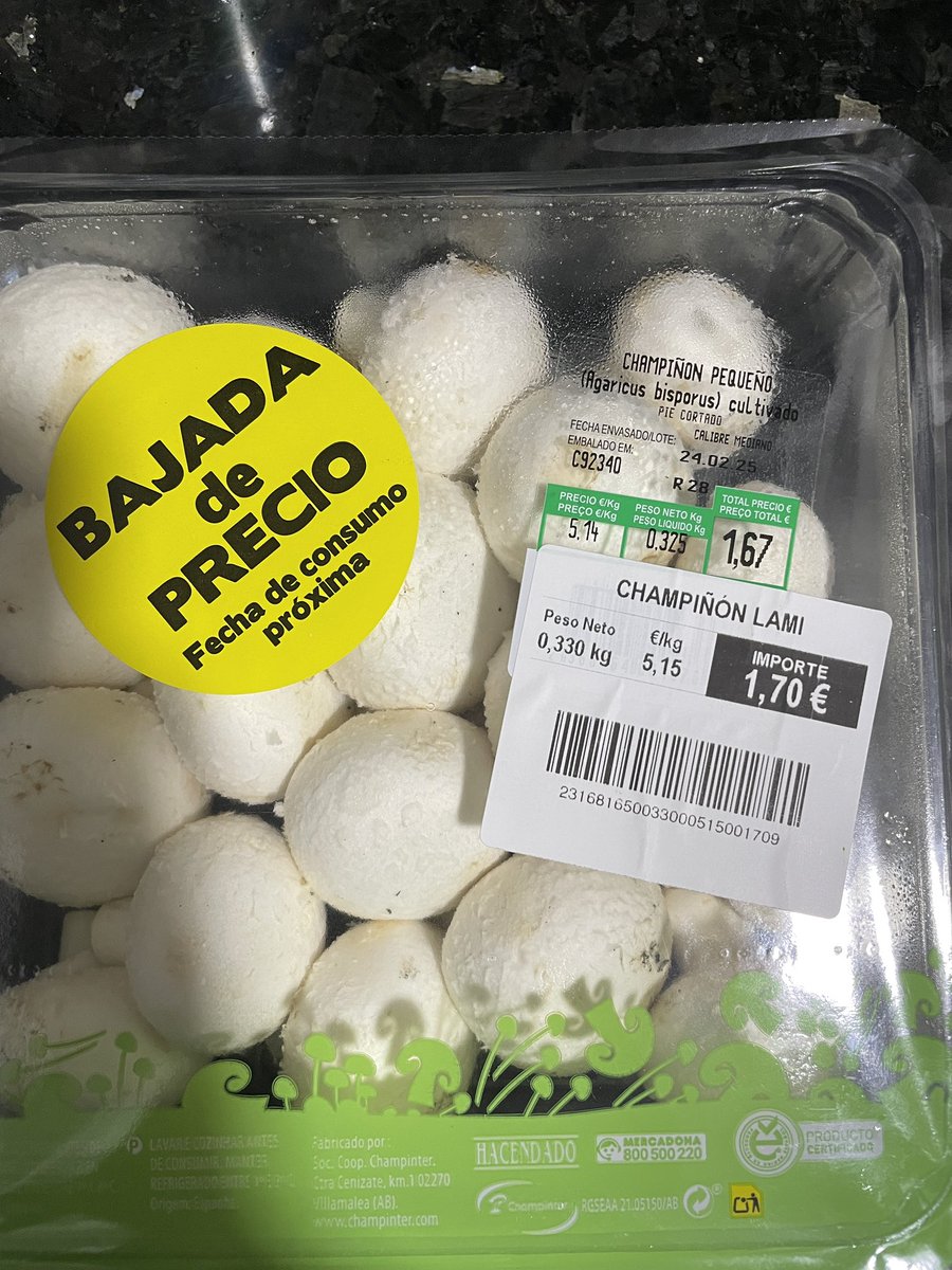 marioabmal's tweet photo. @Mercadona ¿desde cuándo un artículo en bajada de precio cuesta más que el precio original? #timo #mesientotimado @consumidores @FACUA https://t.co/Qi4KGwQZiq
