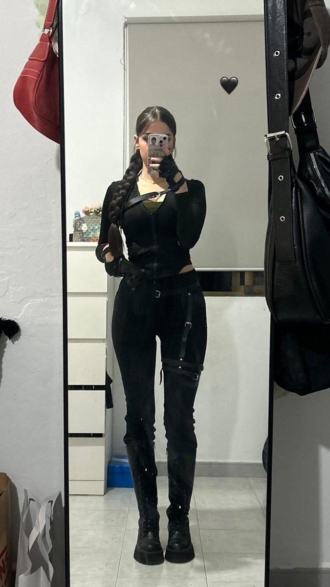 guccikyoto's tweet photo. no he jugado al tomb raider en mi vida 🙂‍↔️ https://t.co/QTu6mmTCVJ