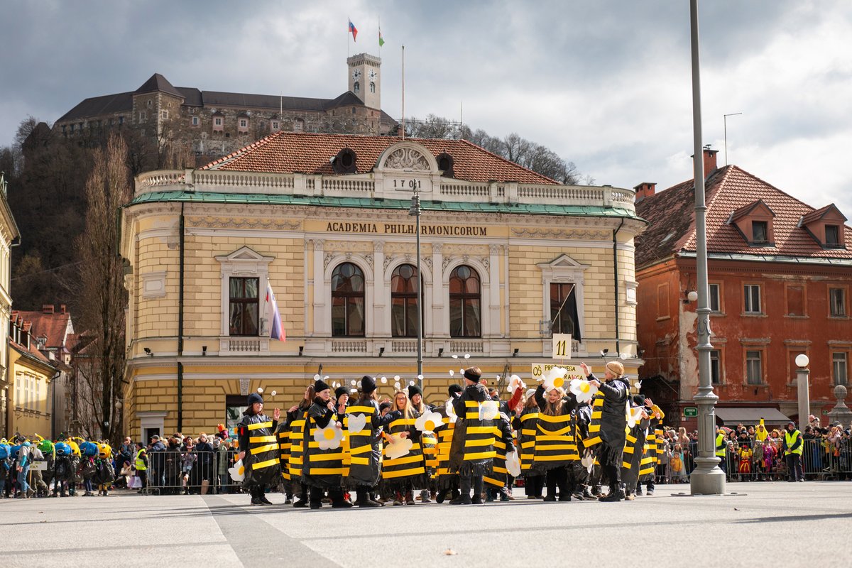 🐲 Shrove Saturday in #Ljubljana: A river of fantastical creatures made its way through the city. Hundreds of children brought fairy tales to life, while traditional masks ensured winter was properly scared away. 👹

#visitljubljana <a href="/Lutkovno/">Lutkovno gledališče Ljubljana</a>
