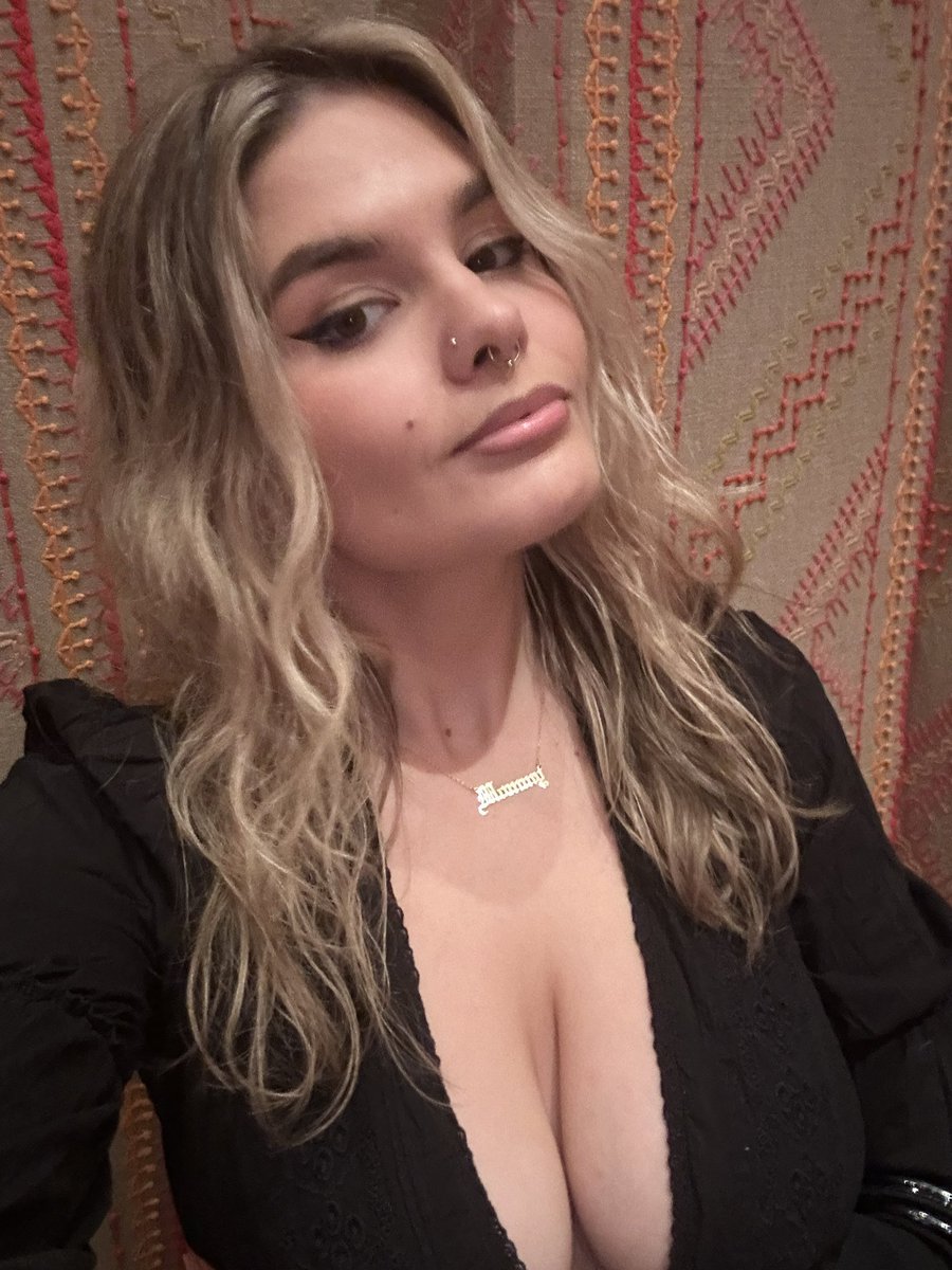 Str18531Real's tweet image. HAPPY NEW MONTH TO ALL MY BELOVED FANS 

Say Hi to get a free kinky and naughty pics ❤️