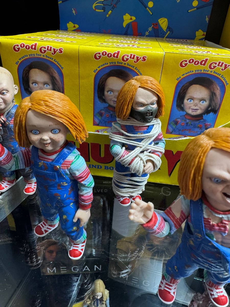 preterniadotcom's tweet photo. NECA Blond Box Chucky. https://t.co/iQK2xhz2u2