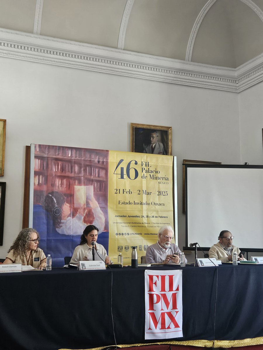 En la FIL Palacio de Minería para escuchar sobre la pobreza, su conceptualización y medición y la farzas en su interpretación (esto último lo digo yo) <a href="/julio100344/">Julio Boltvinik</a> <a href="/_AraceliDamian/">Araceli Damián</a> Julio Moguel Viveros