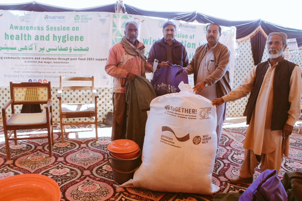 CDFsindh's tweet photo. CDF in collaboration with @Welthungerhilfe and support of @GermanyDiplo distributed winterization, hygiene and repair kits in jhal Magsi Baluchistan under #ToGETHER program 
#Humatrainresponse 
#localization 
@AA_stabilisiert @AnticipationHub @globalnetworkdr https://t.co/fiRGUscLXd