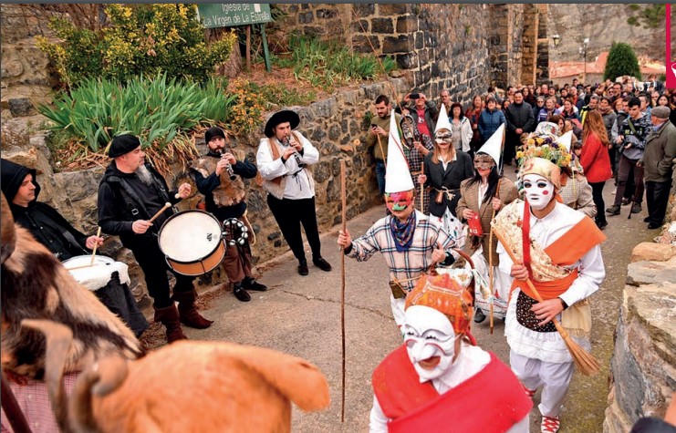 Enciso, donde el carnaval supone un viaje en el tiempo. 
María Gil de Gómez Hidalgo.

Belezos: Revista de cultura popular y tradiciones de La Rioja. ISSN 1886-4333, Nº. 42, 2020, págs. 36-41

dialnet.unirioja.es/descarga/artic…