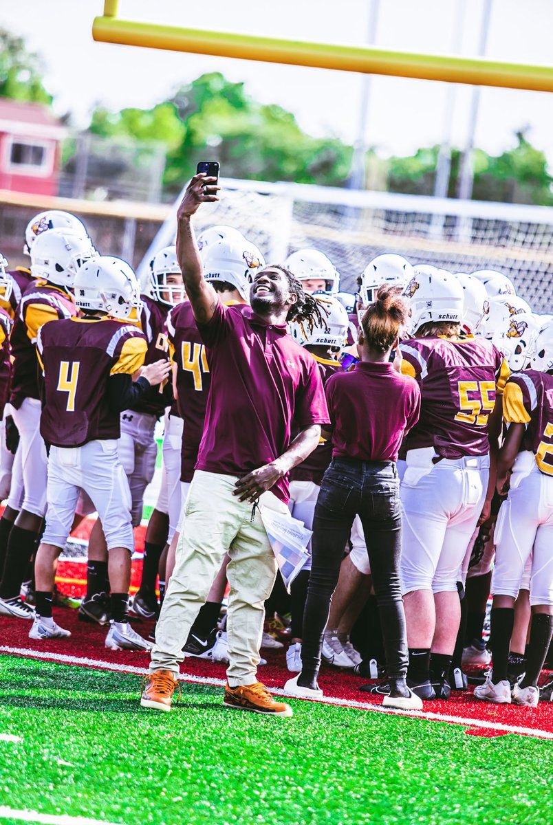 Proud to announce that I will be the 2025 head football coach at john yeates middle school. Let’s work ⚡️#raisethestandard