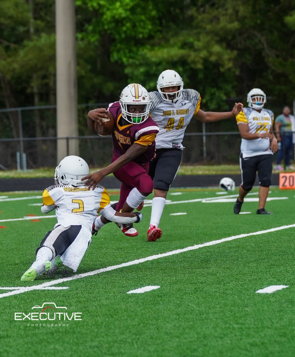 CoachShaad4's tweet image. Proud to announce that I will be the 2025 head football coach at john yeates middle school. Let’s work ⚡️#raisethestandard