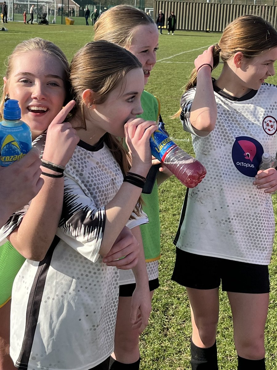 Blofield Utd Youth FC U13 Girls 🖤❤️⚽️ tweet media