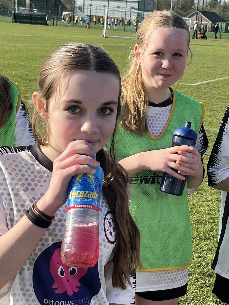 Blofield Utd Youth FC U13 Girls 🖤❤️⚽️ tweet media