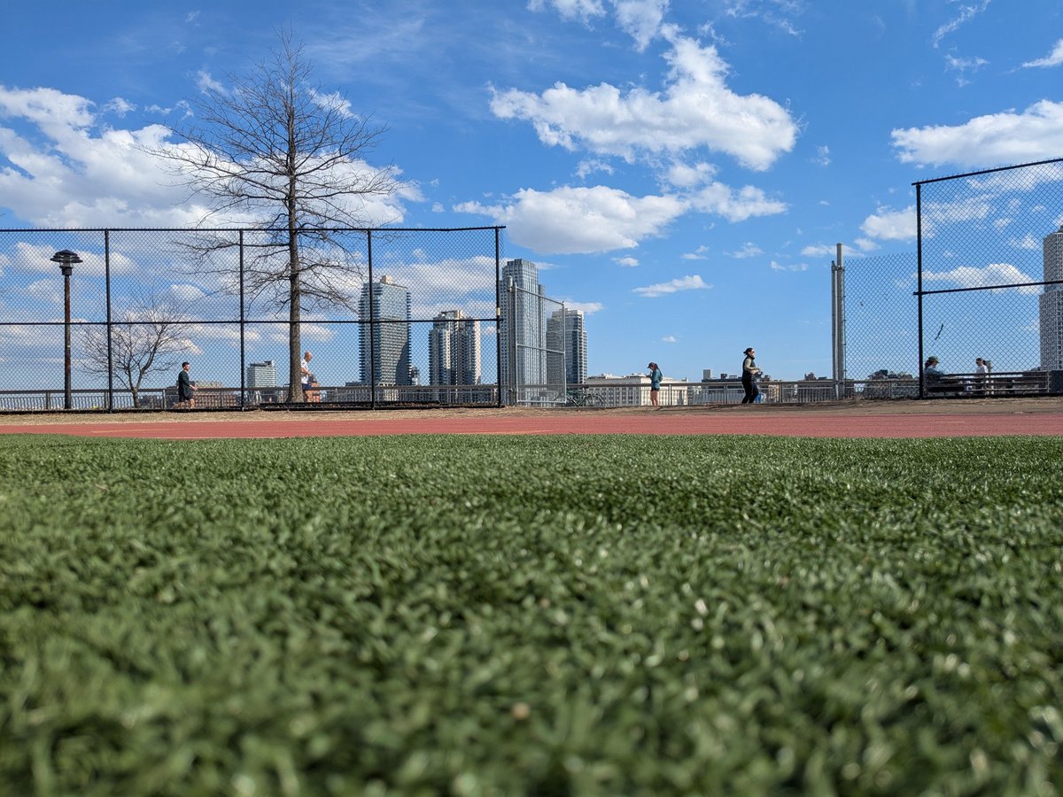 elethereal's tweet image. Half and half