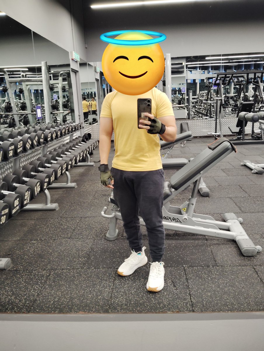 WhichReez's tweet image. Here we go again, gym kul 2 pagi
Nobody here, alone