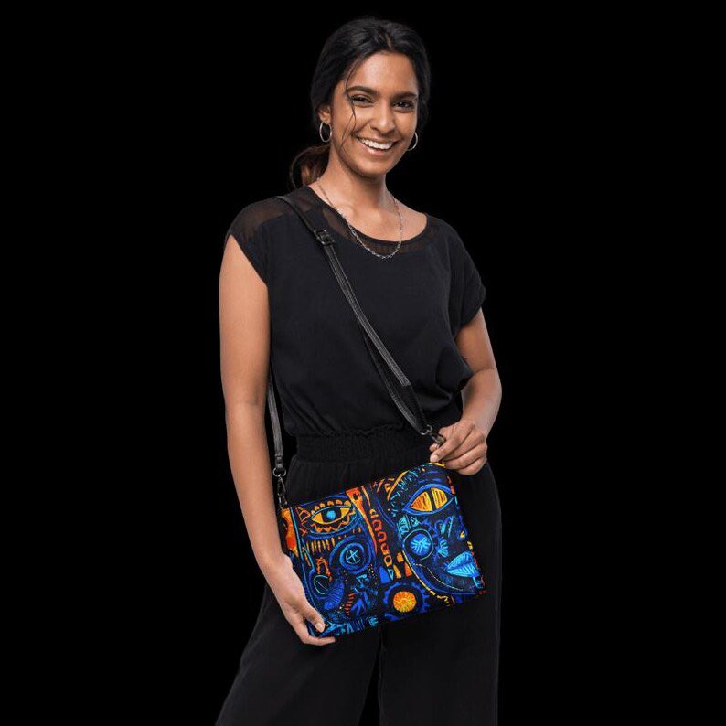 UnusualzExpress's tweet photo. Step out in effortless Afrocentric style with our Afrocentric Crossbody Bags. Shop now via the link in bio!

#AfrocentricStyle #Culture  #BoldAndBeautiful #AfroInspired #crossbodybag #ankaracrossbodybag #afrocentriccrossbodybag #adire #africanprint #streetstyle #unusualzexpress https://t.co/2nYLg2C74H