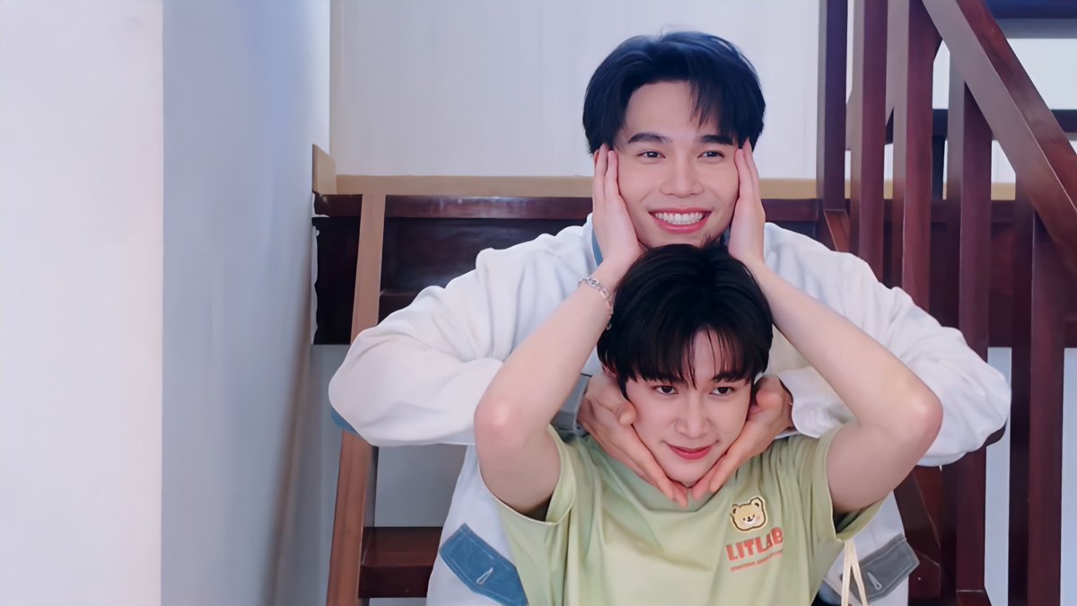 MaxNatMT's tweet photo. You two are so cute.😆See you in Shanghai!!!
@mmaxmaxxxx  @natasittttt 
#MaxNat 
 #LITLAB
#mmaxmax 
#natasitt https://t.co/p5j2Gof80q