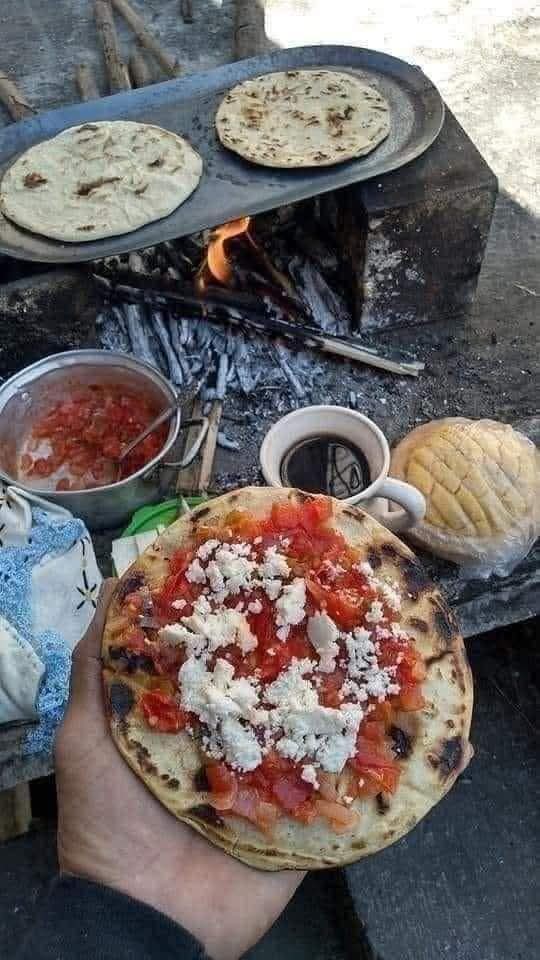 JonathanStark27's tweet image. Desayuno de campeones!