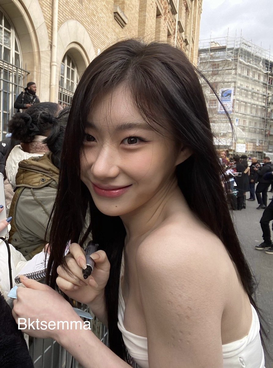 chaeriana tweet media