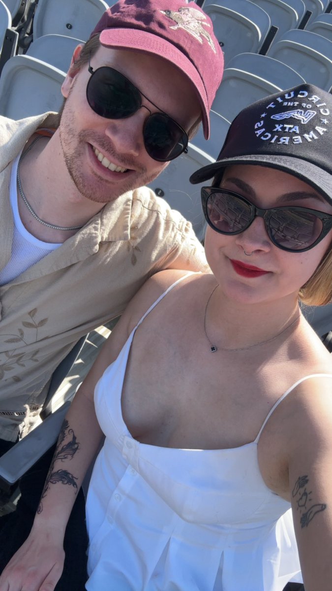 SKYL Kozi ✨ tweet media