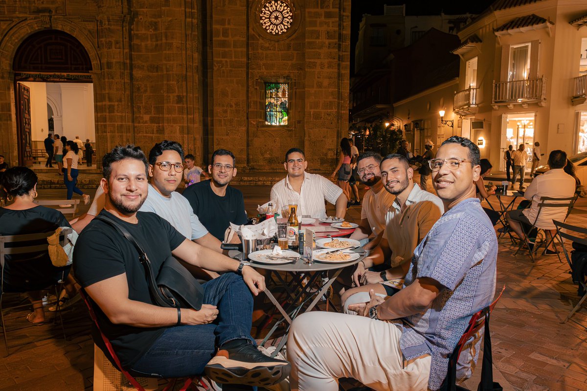 ctg_onchain's tweet image. 📸 Así vivimos nuestra cena con los ganadores del Stellar Workshop Cartagena! 🍽 @StarMakerCo

Nos reunimos en @elbaroncafe para conectar, compartir ideas y seguir impulsando el crecimiento de #Stellar en LATAM. 

 ¿Qué pasó en este evento? 🧵👇