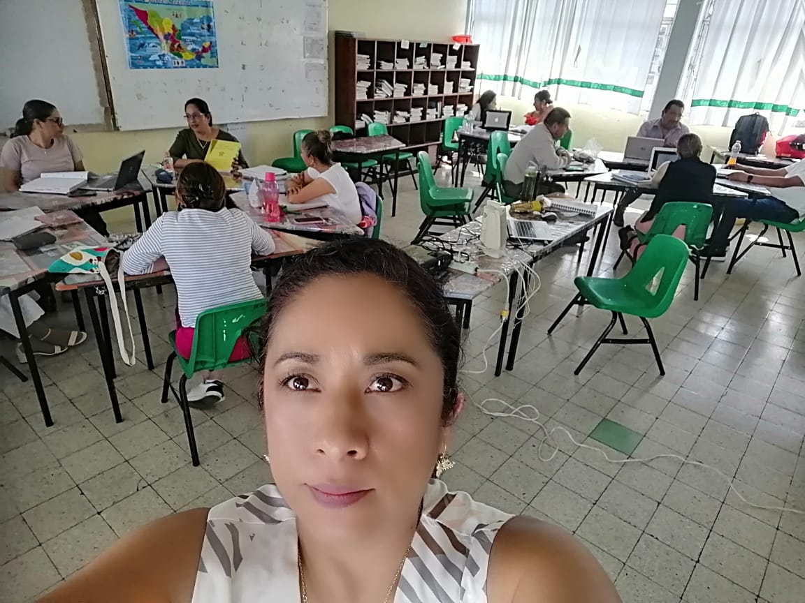 cmtonatico's tweet photo. El @cmtonatico  comparte momentos de la 3a. Sesión del Curso "La gestión académica de los supervisores y directivos".📝
 🏫Sede: Esc. Prim. Lic. Benito Juárez de 𝐓𝐨𝐧𝐚𝐭𝐢𝐜𝐨
Conduce: Mtra. María del Rosario Espejel Lagunas. 👩🏻‍🏫
#Profesionalización
@SubdireccionC https://t.co/7s98GLkSLZ