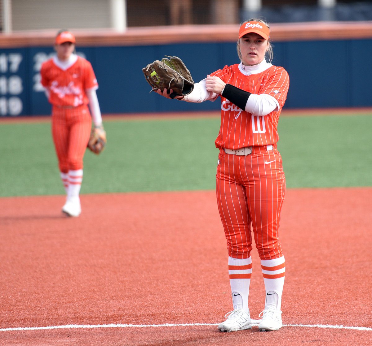 Carson-Newman Athletics (@cn_eagles) on Twitter photo She does it all🔥
<a href="/syerra_rogers/">syerra rogers((:</a> leaves the yard for the 2nd time this year to give C-N the lead!
🦅<a href="/cnsball/">Carson-Newman Softball</a> 4
⚔️Southern Wesleyan 2
📺cneagles.com/FloSB
📱cneagles.com/live
📈cneagles.com/livestats She does it all🔥
<a href="/syerra_rogers/">syerra rogers((:</a> leaves the yard for the 2nd time this year to give C-N the lead!
🦅<a href="/cnsball/">Carson-Newman Softball</a> 4
⚔️Southern Wesleyan 2
📺cneagles.com/FloSB
📱cneagles.com/live
📈cneagles.com/livestats