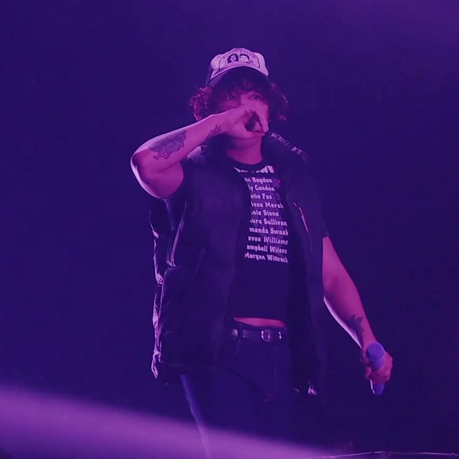 ____19san's tweet photo. It's so hot in here. https://t.co/Wc8oC53Hqp