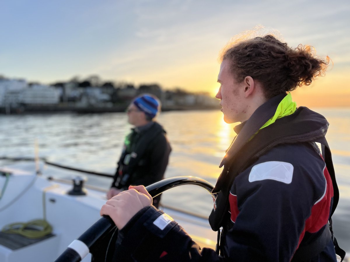 ⁦<a href="/MCSOxford/">Magdalen College School, Oxford</a>⁩ Heading into Cowes for the night