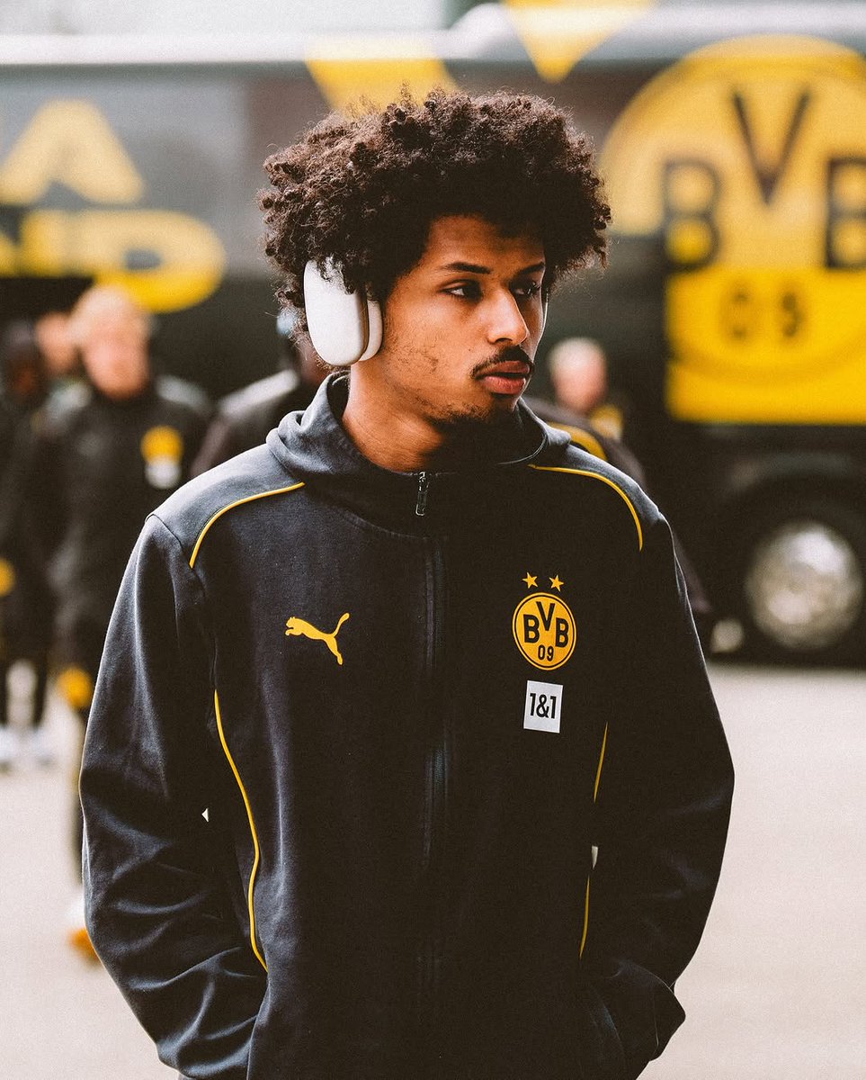 karim_adeyemi's tweet photo. Solid win in Hamburg 🐝 https://t.co/hOofMrks2G