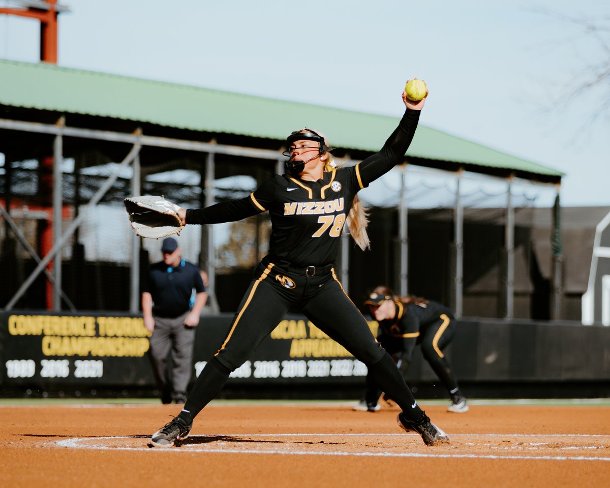 MizzouSoftball's tweet image. Not bad for a second career collegiate start!! 🤷‍♀️

• 5.0 IP
• 1 earned run on 2 hits
• Career-best matching 7 Ks
• Complete-Game Win

#OwnIt #MIZ 🐯🥎 | @taylor78pannell