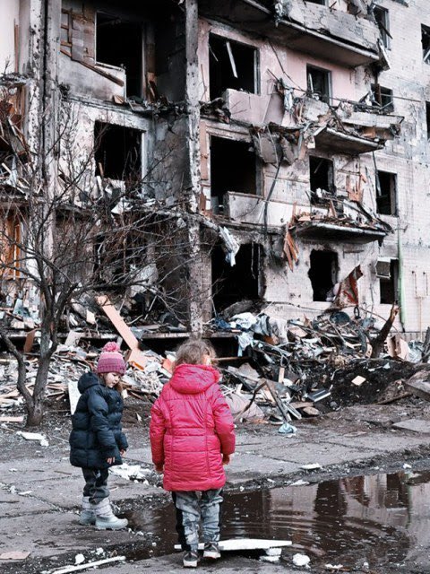 CLRBAC's tweet image. Hey @realDonaldTrump Putin is responsible for the photos below.  Everyone in the world knows this except for you. Why are you letting Putin take advantage of you?  It makes no sense, unless, of course, you really are only in it for the ruble?  #Putindidthis #TrumpinRedSquare