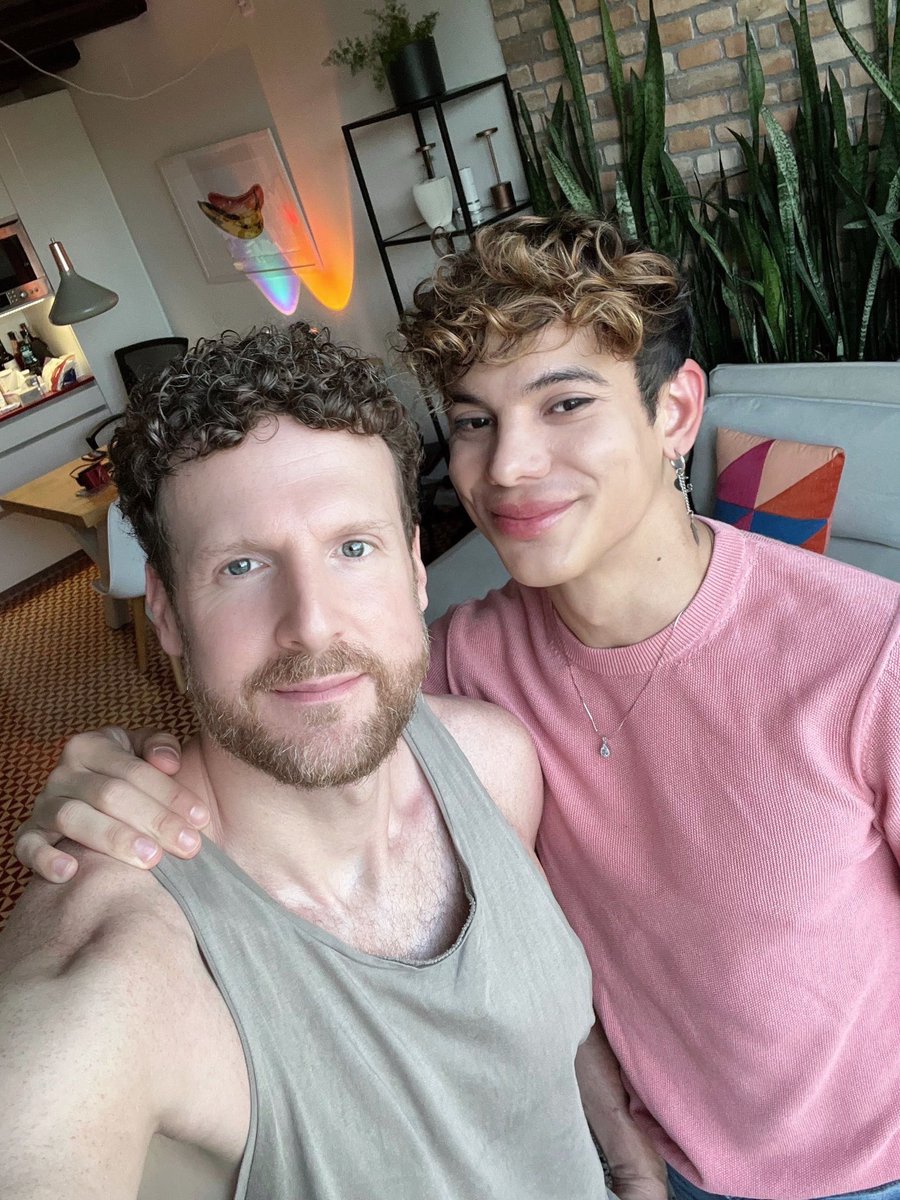 mi querido <a href="/TimKrugerXXX/">Tim Kruger</a> hoy celebro haber coincidido contigo en este vida, gracias por ser siempre tan dulce y amable conmigo, duele mucho pensar que ya no vas a estar pero en mi corazón siempre te recordaré con cariño y dulzura, descansa en paz y gracias de corazón.