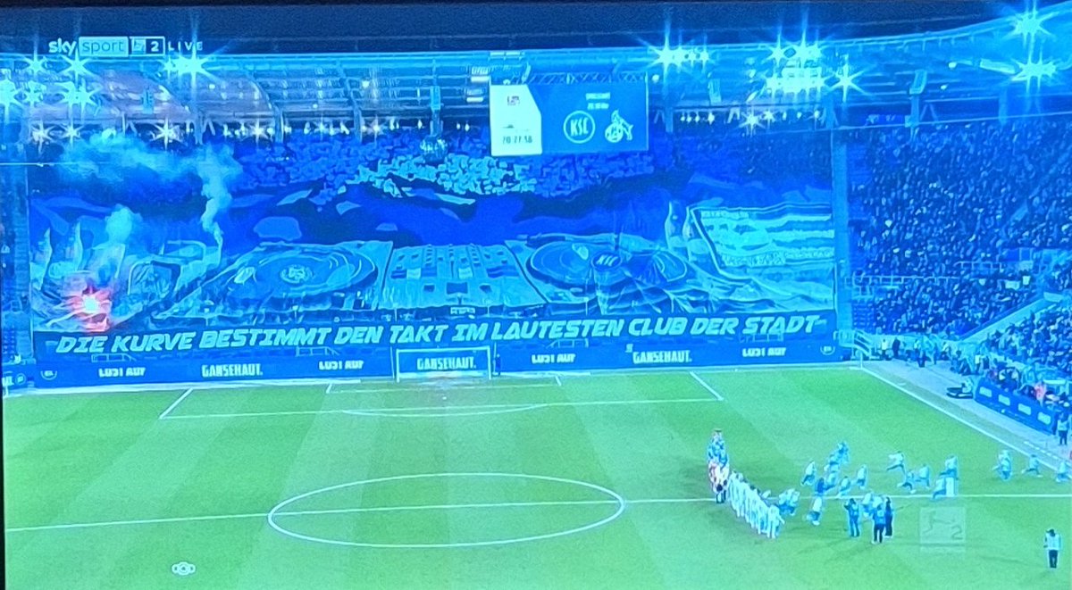 Leniium1's tweet photo. Choreo schon mal erstklassig

#KSC #KSCKOE https://t.co/Q2iXHuxzfn