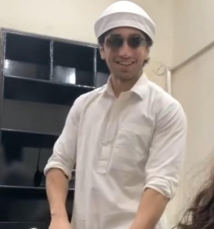 FarmeedLove's tweet image. Ramadan Mubarak ๐โจ๐คฒ
P.s-Same Same but different๐
P.s.s -No Offense
P.s.s.s- just for fun