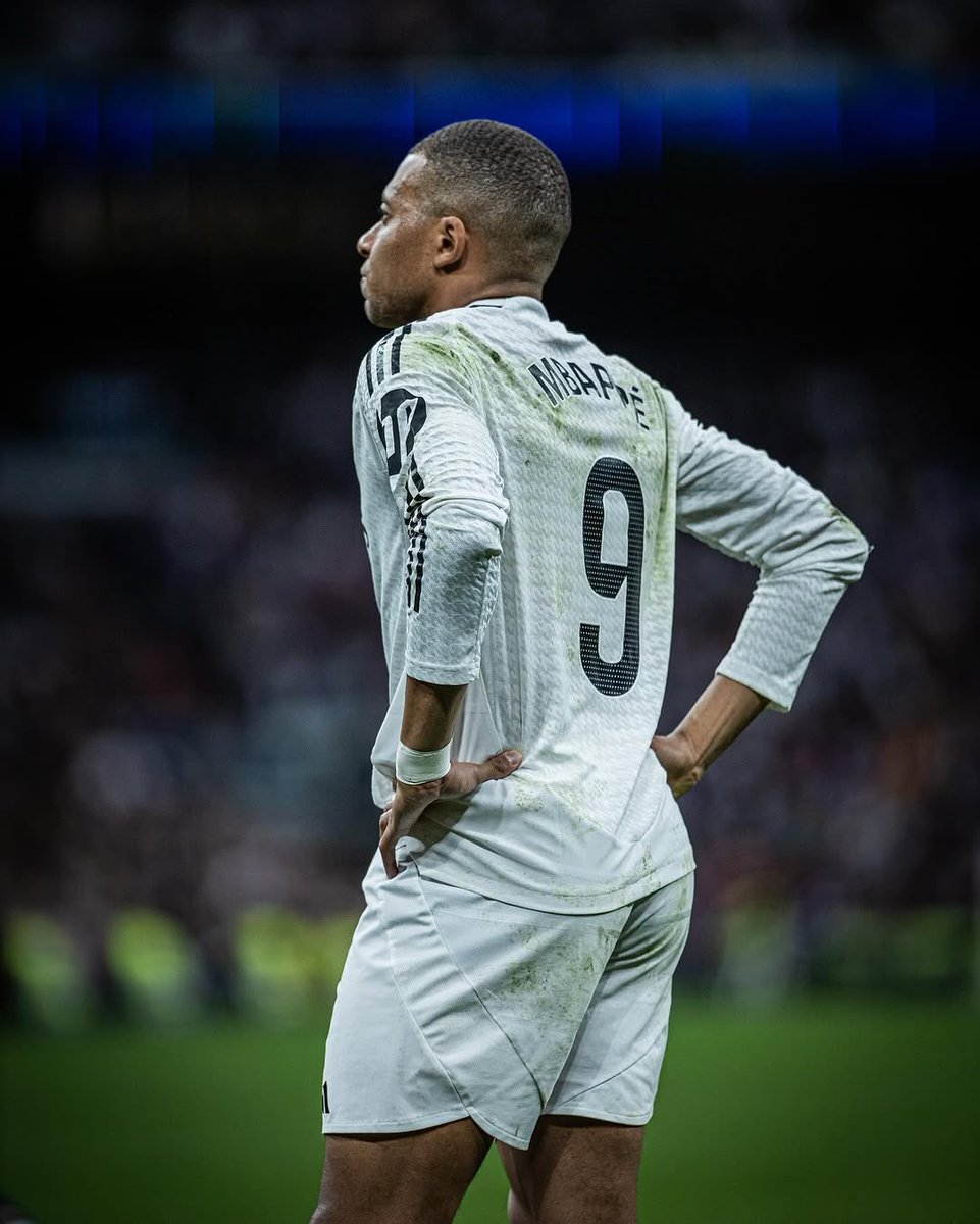 NHucteau's tweet photo. Un mauvais match ça arrive à tout le monde ... 
Mardi est un match important.  
On enlève ce match de la tête @KMbappe . https://t.co/US5nXrVi9L