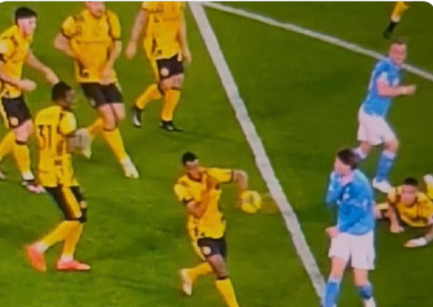 ladolcejuve's tweet image. Il campionato italiano sempre più ridicolo e irregolare 
 Inguardabile questa schifezza 😡🤮
#disdettaSkyDazn
#Marottalegue
#Mafinter